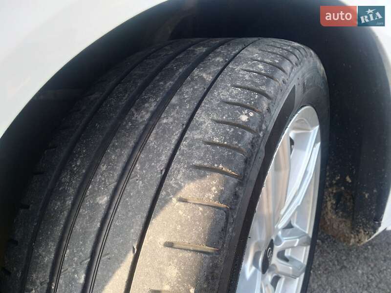 Седан Audi A4 2014 в Чернигове