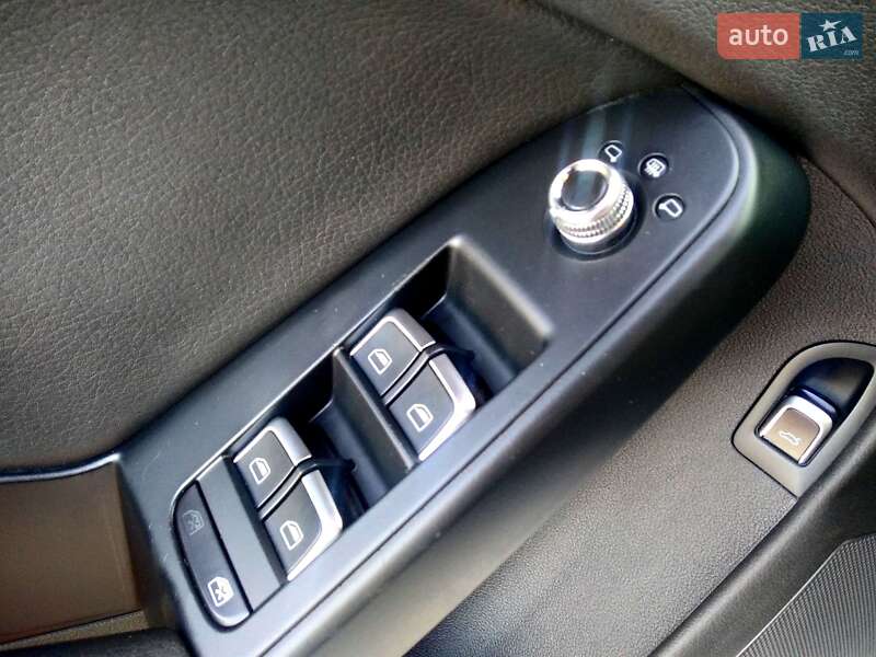 Седан Audi A4 2014 в Чернигове