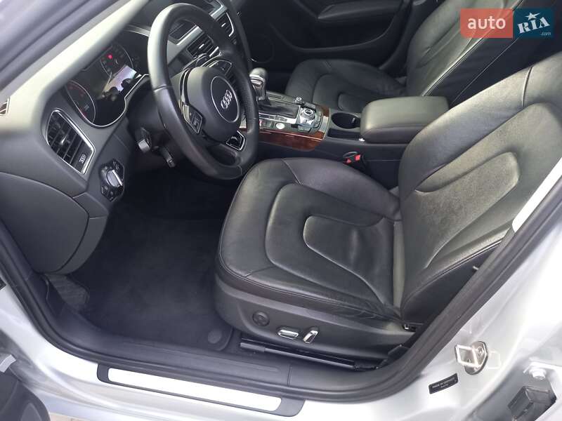 Седан Audi A4 2013 в Кременчуге