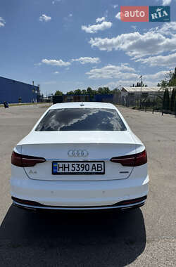 Седан Audi A4 2020 в 