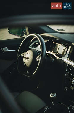 Седан Audi A4 2015 в 