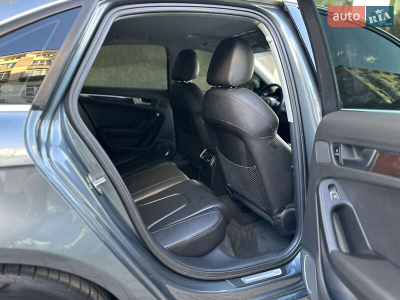 Седан Audi A4 2013 в Ивано-Франковске