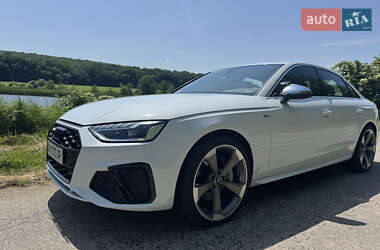 Седан Audi A4 2019 в 