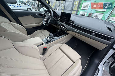 Седан Audi A4 2019 в 