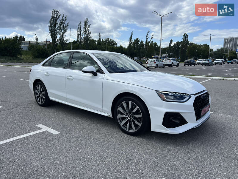 Седан Audi A4 2023 в Киеве