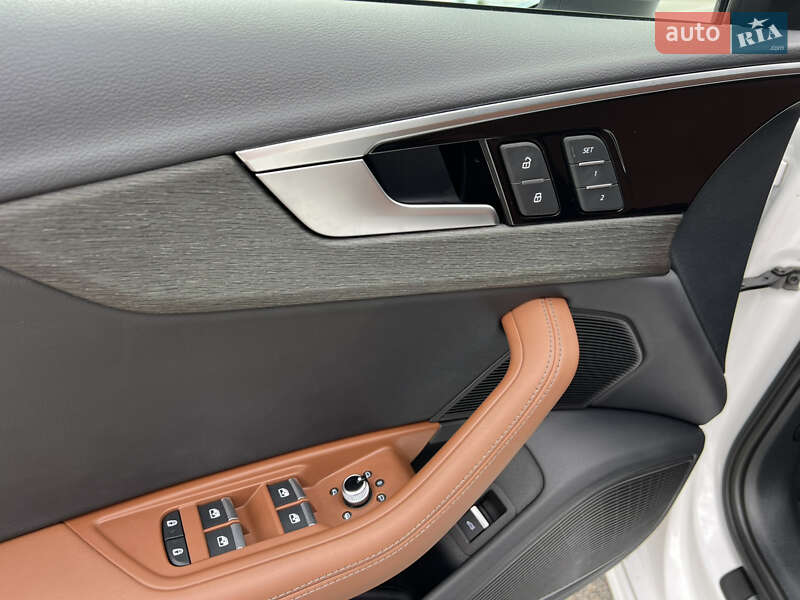 Седан Audi A4 2023 в Киеве