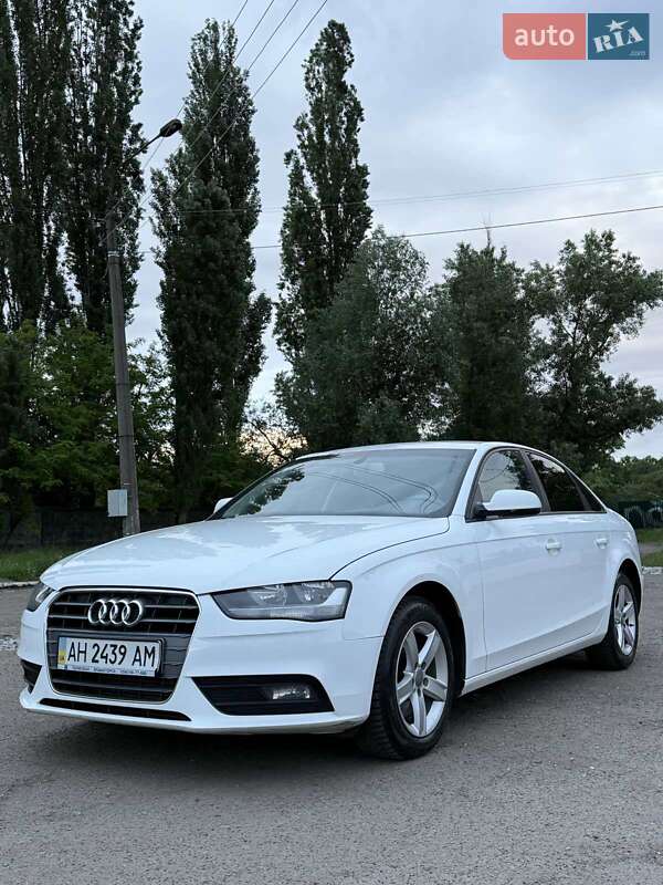 Седан Audi A4 2013 в Кропивницком