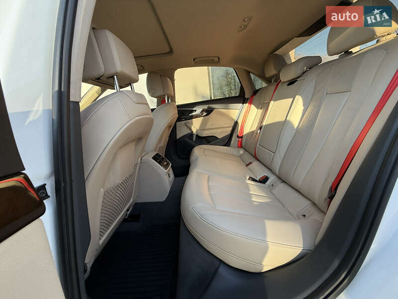 Седан Audi A4 2019 в Ивано-Франковске