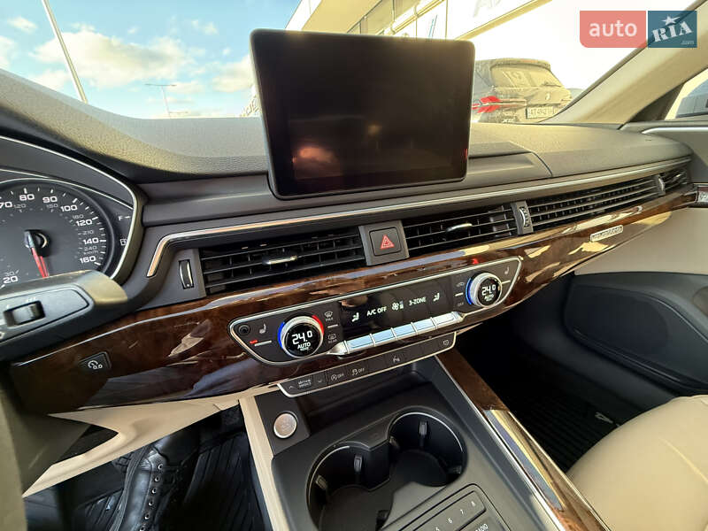 Седан Audi A4 2019 в Ивано-Франковске
