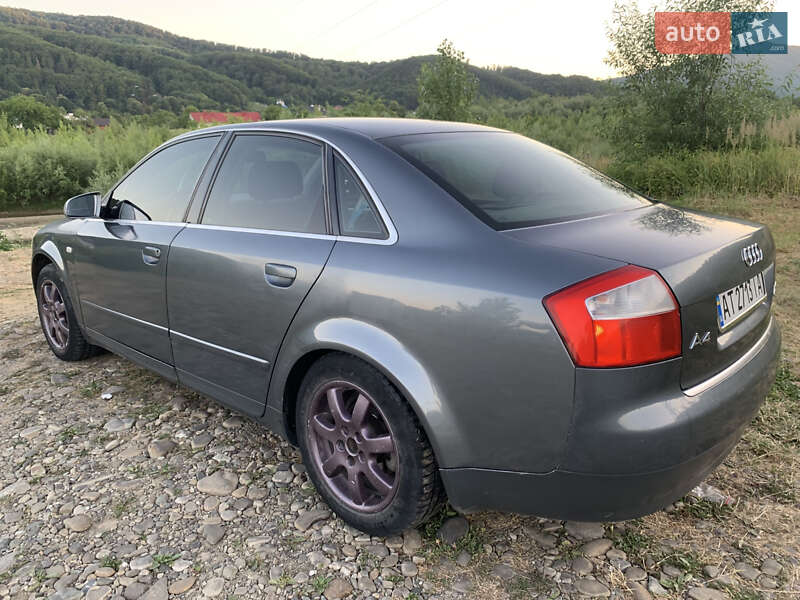 Седан Audi A4 2001 в Вижнице