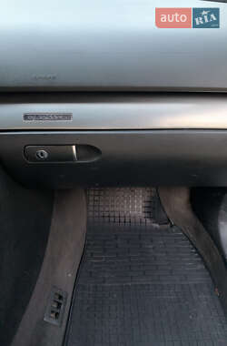 Седан Audi A4 2001 в 