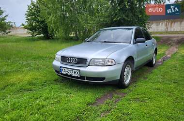 Седан Audi A4 1995 в Пирятині