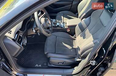 Седан Audi A4 2021 в 
