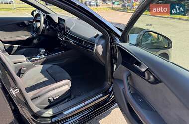Седан Audi A4 2021 в 
