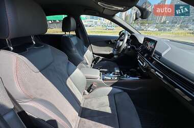 Седан Audi A4 2021 в 
