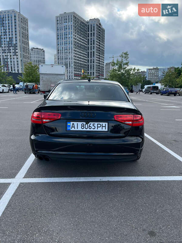 Седан Audi A4 2012 в Киеве