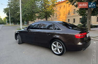 Седан Audi A4 2012 в 