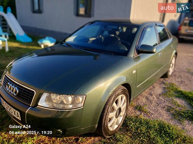 Седан Audi A4 2001 в 