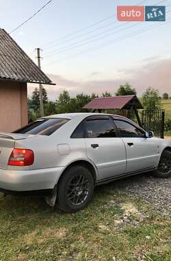 Седан Audi A4 1996 в 