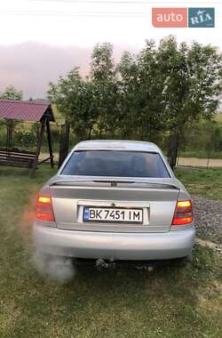 Седан Audi A4 1996 в 