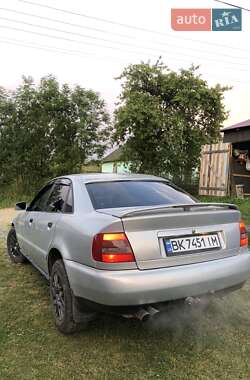 Седан Audi A4 1996 в 