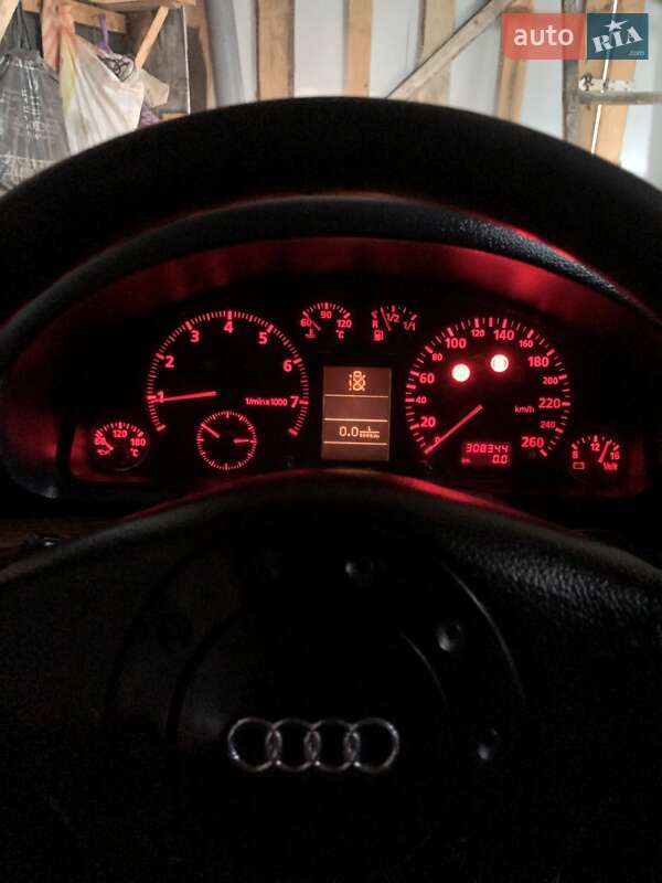 Седан Audi A4 1996 в Турке