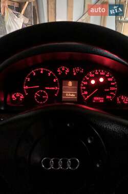 Седан Audi A4 1996 в 