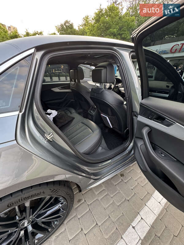 Седан Audi A4 2016 в Киеве