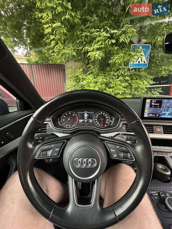 Седан Audi A4 2016 в Киеве