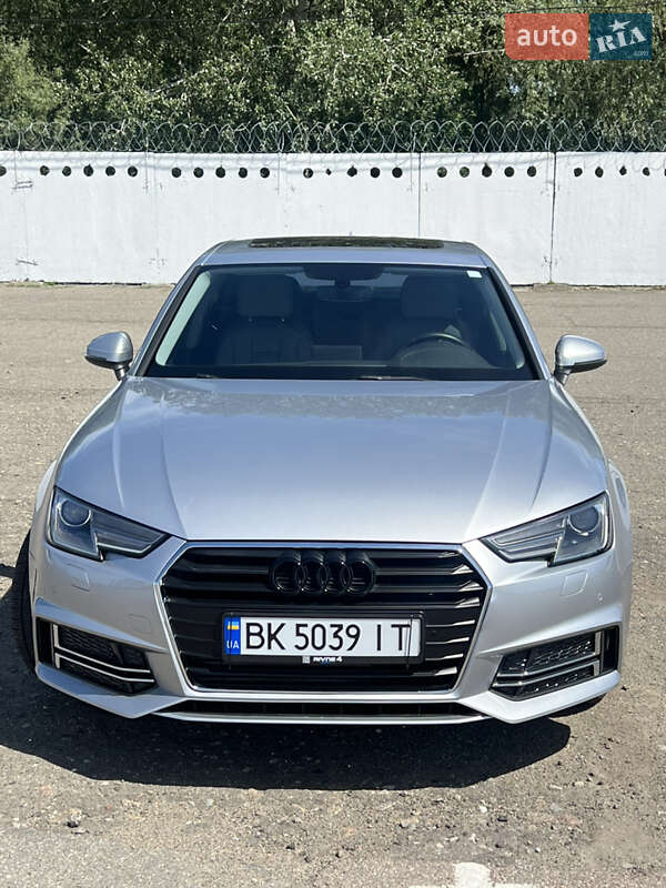 Седан Audi A4 2017 в Киеве