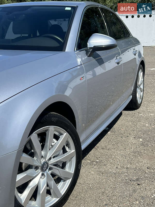 Седан Audi A4 2017 в Киеве