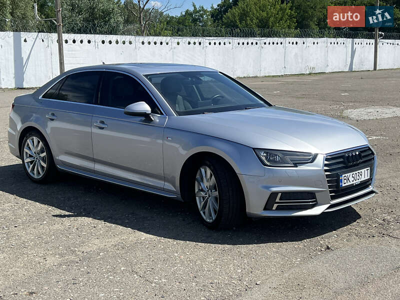 Седан Audi A4 2017 в Киеве