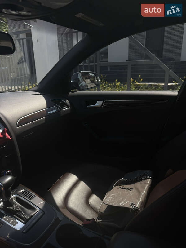 Седан Audi A4 2015 в Черновцах