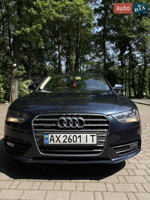 Седан Audi A4 2012 в Богородчанах