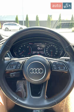 Седан Audi A4 2018 в 