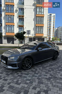 Седан Audi A4 2018 в 
