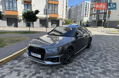 Седан Audi A4 2018 в Надворной