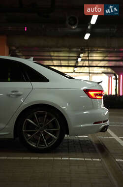 Седан Audi A4 2016 в 