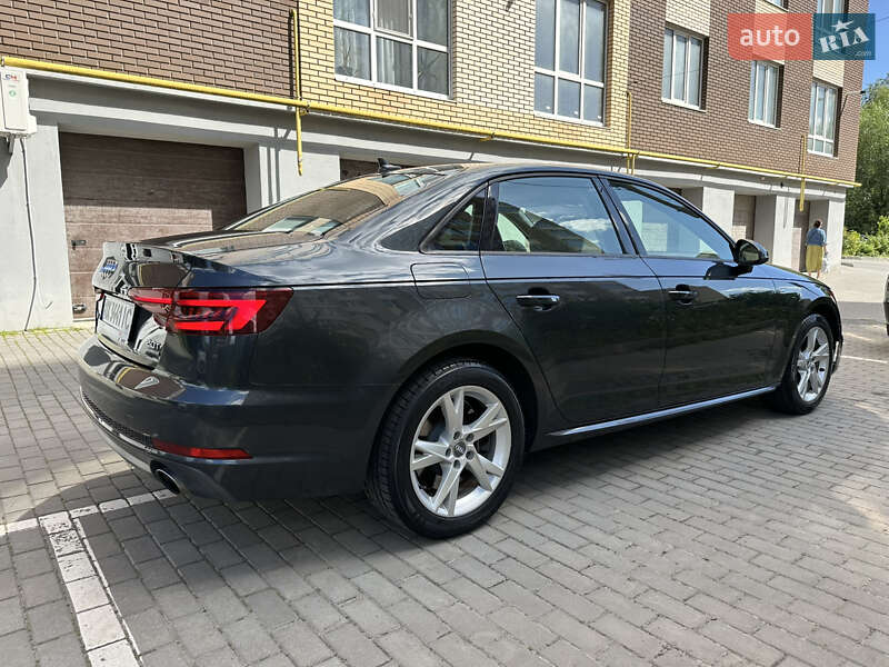 Седан Audi A4 2018 в Хмельницком