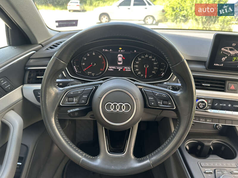 Седан Audi A4 2018 в Хмельницком