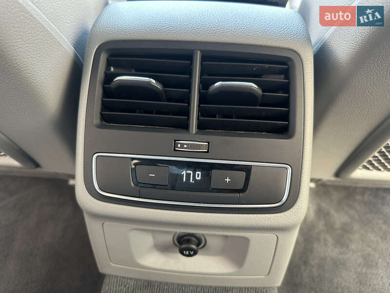 Седан Audi A4 2018 в Хмельницком