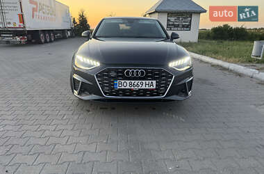 Седан Audi A4 2021 в 