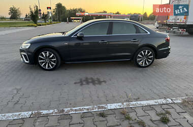 Седан Audi A4 2021 в 
