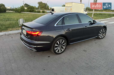 Седан Audi A4 2021 в 