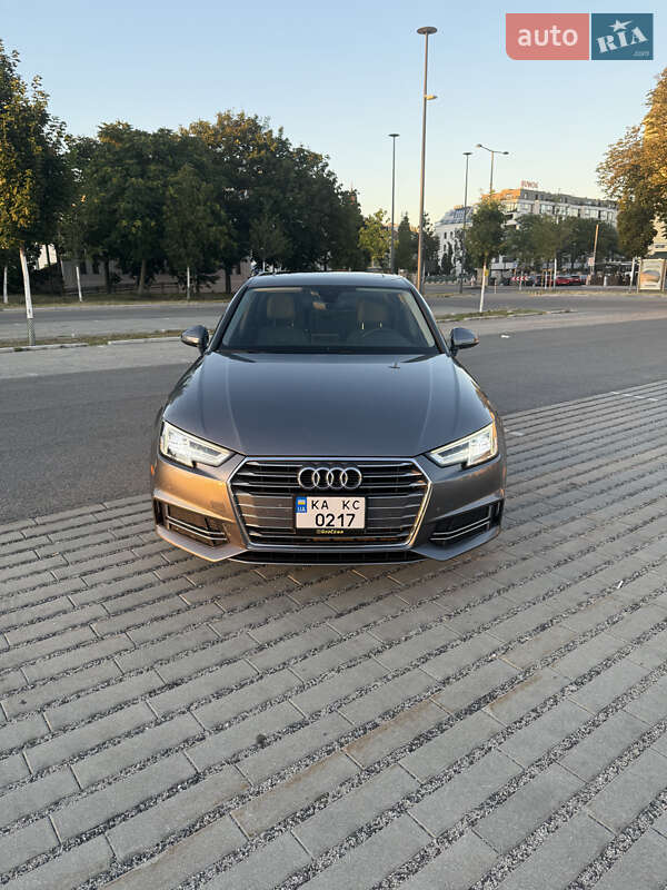 Седан Audi A4 2017 в Ужгороде
