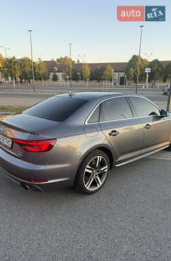 Седан Audi A4 2017 в 
