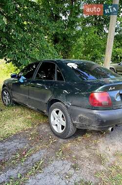 Седан Audi A4 1995 в 