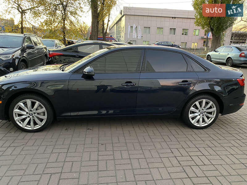 Седан Audi A4 2016 в Києві