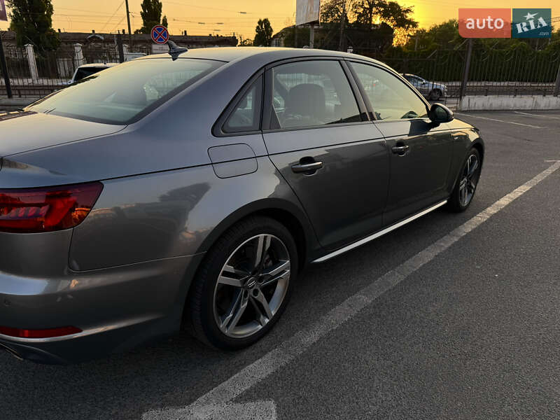 Седан Audi A4 2018 в Киеве