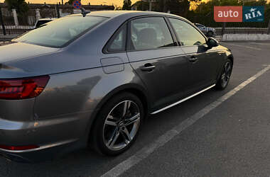 Седан Audi A4 2018 в 